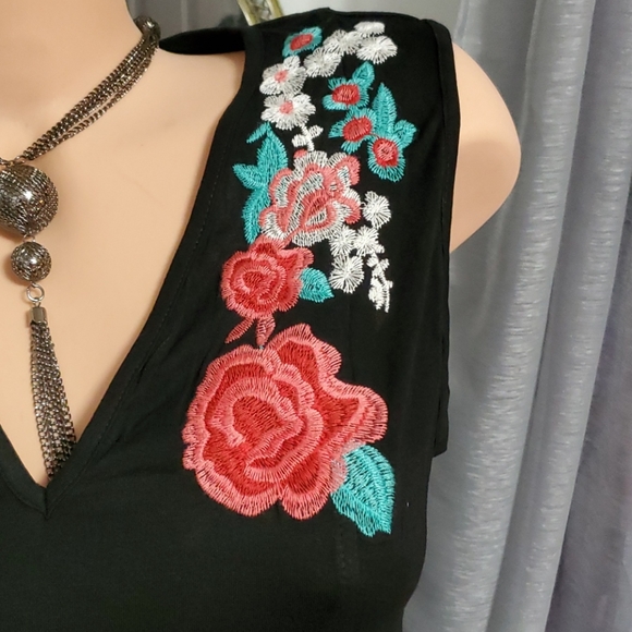 LAST ONE 2021 Deep V Dress - Picture 4 of 14